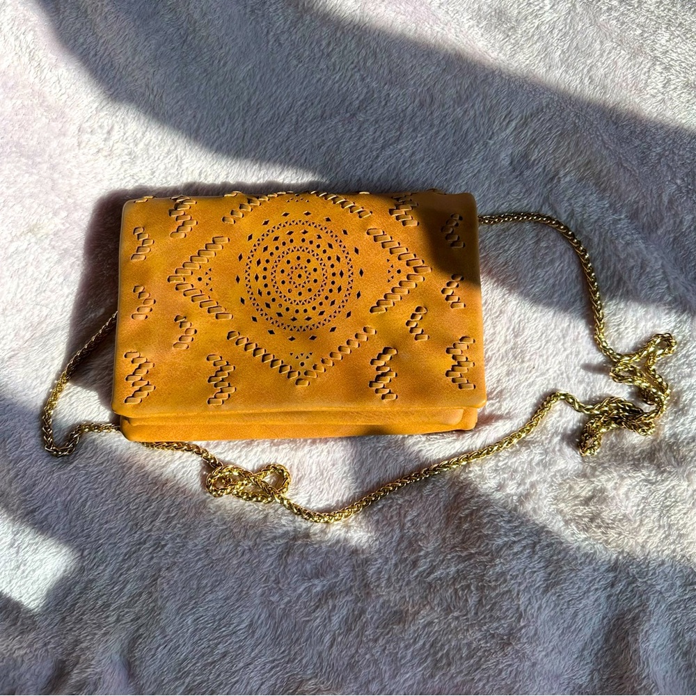 FREE PEOPLE CUTE CROSSBODY.